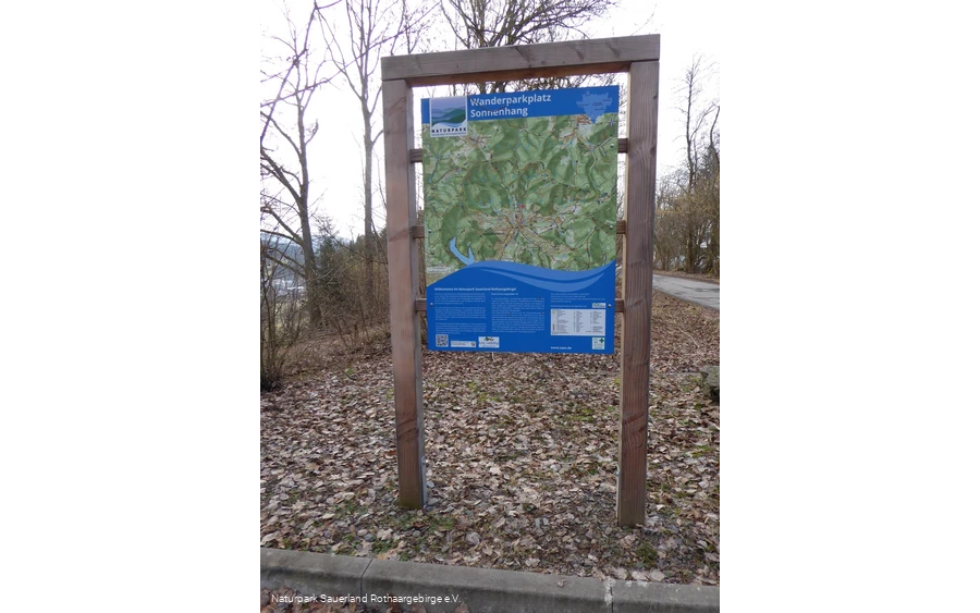 Infotafel gibt einen Überblick der Wandermöglichkeiten