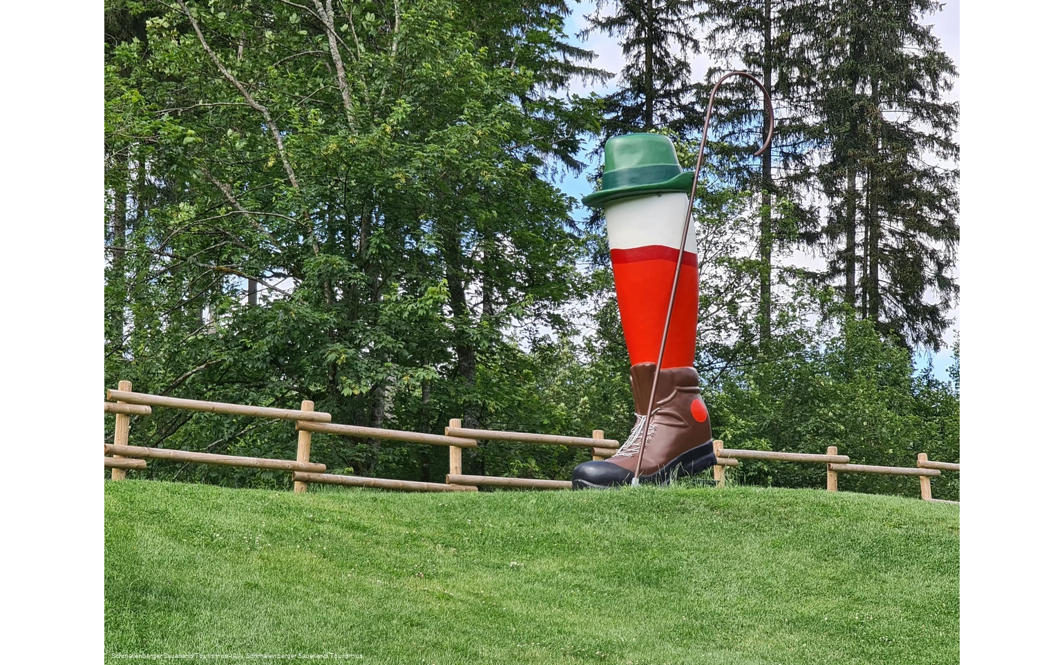 2577066