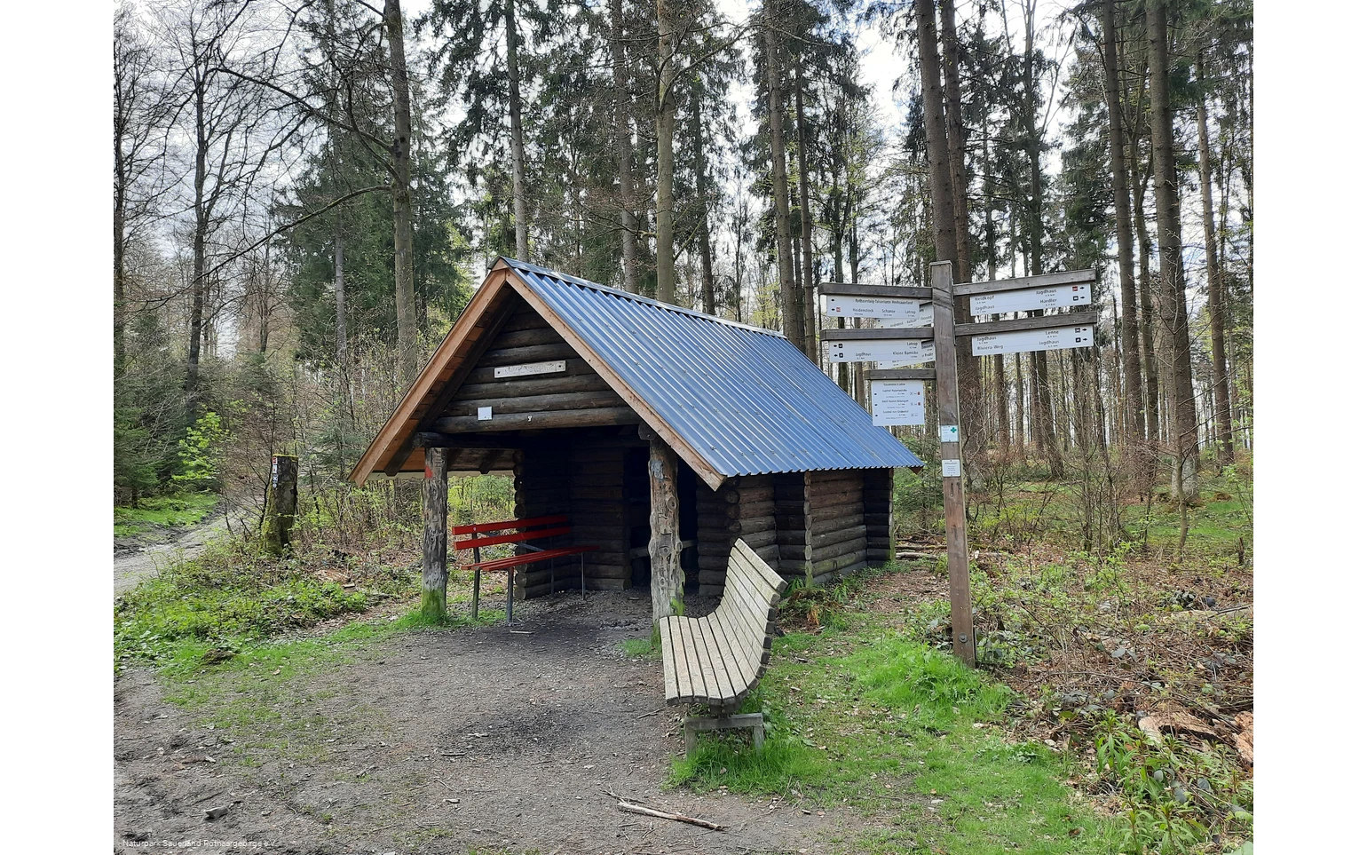 Mitten im Wald gelegen - Schutzhütte Millionenbank