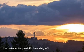 Blick auf den Ettelsberg bei Sonnenuntergang