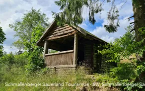 Schutzhütte in der Nähe des Schneekreuzes