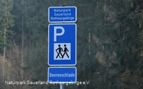 ... hier gehts zum Wanderparkplatz Beerenschlade