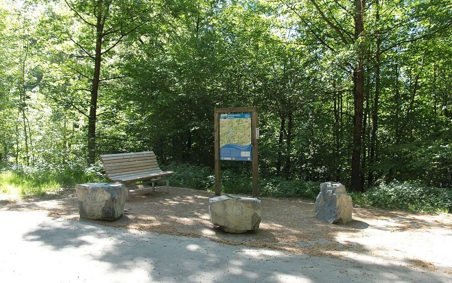 Rastplatz am Wanderparkplatz Gasmert