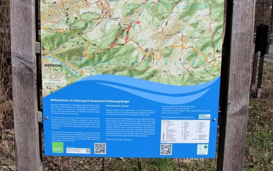 Infotafel am Wanderparkplatz Borke