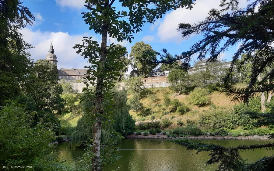 Schlosspark und Teich - Schloss Berleburg