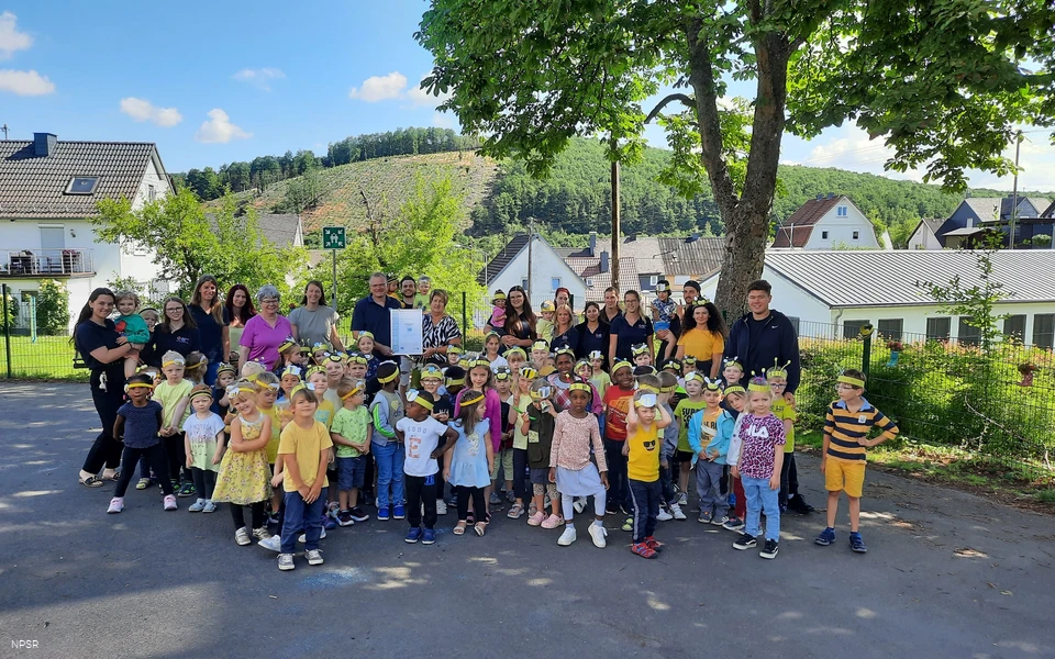 Freude über die Auszeichnung zur Naturpark-Kita herrschte bei allen Akteuren der DRK Kita Zwergenland
