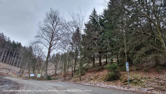 Wanderportal und Wanderparkplatz Luchternbermecke