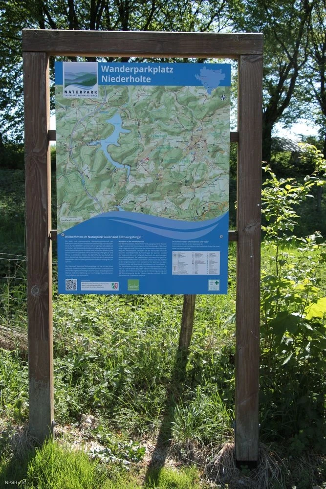 Informationstafel am Wanderparkplatz Niederholte Informationstafel am Wanderparkplatz Niederholte